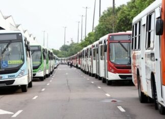 Motoristas e cobradores aprovam paralisação após atrasos de salários em Manaus