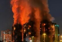 Incêndio em complexo residencial deixa ao menos treze mortos em Hong Kong