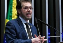 Senador Plínio Valério gasta R$ 20 milhões em emendas pix e lidera ranking nacional de gastos