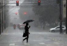 Manaus registra forte chuva e Defesa Civil alerta para risco de alagamentos