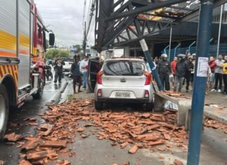 Idoso morre após veículo atingir estrutura de ônibus em Manaus