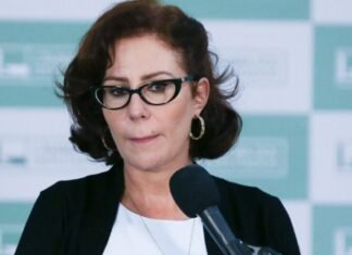 Itália aprova pedido de extradição de Carla Zambelli feito pelo Brasil