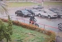 Câmera flagra colisão frontal entre dois carros no Distrito Industrial em Manaus