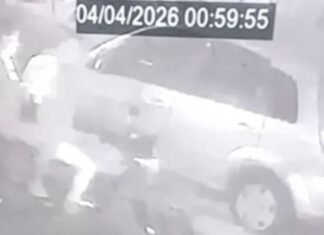 Dupla incendeia carro de policial militar na Zona Oeste de Manaus