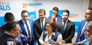 Professora Maria do Carmo visita Câmara Municipal e mostra união no projeto da direita para o Amazonas