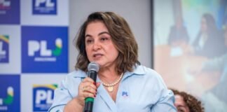 “Mais fácil encontrar Lula em Paris do que em Parintins”, dispara Maria do Carmo ao denunciar presidente de abandonar o Amazonas e só aparecer em época de eleição