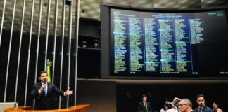“O governo Lula está brincando com a vida de milhões de brasileiros”, denuncia Capitão Alberto Neto após redução de fiscalização na ANAC”