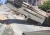 Carro capota ao tentar subir ladeira no Parque das Nações em Manaus