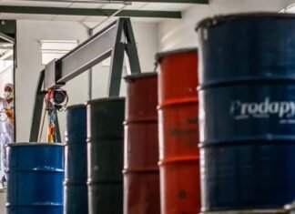 Indústria brasileira recua 0,2% em maio; primeira queda desde 2025