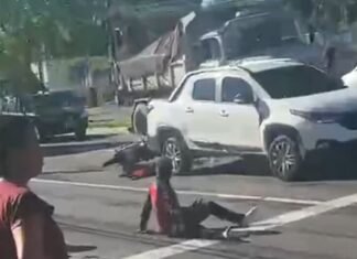 Colisão entre moto e carro deixa duas pessoas feridas na Avenida Coronel Teixeira em Manaus