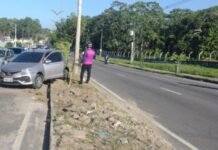Acidente entre carro e motos causa lentidão na Avenida Nathan Xavier em Manaus
