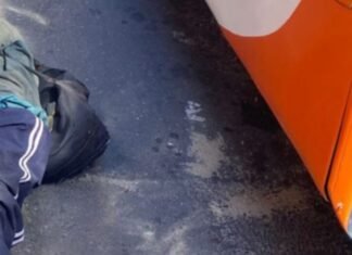 Homem tem braço esmagado após ser atropelado por ônibus em terminal da Zona Leste de Manaus