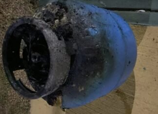 Moradores controlam incêndio em apartamento antes da chegada dos bombeiros em Manaus