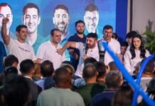 Roberto Cidade defende renovação política em evento de lançamento das pré-candidaturas de Carlinhos e Saimon Bessa