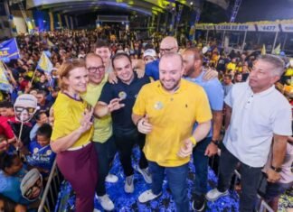 Roberto Cidade participa de ato que confirma Fausto Júnior na disputa à reeleição para deputado federal Roberto Cidade participa de ato que confirma Fausto Júnior na disputa à reeleição para deputado federal