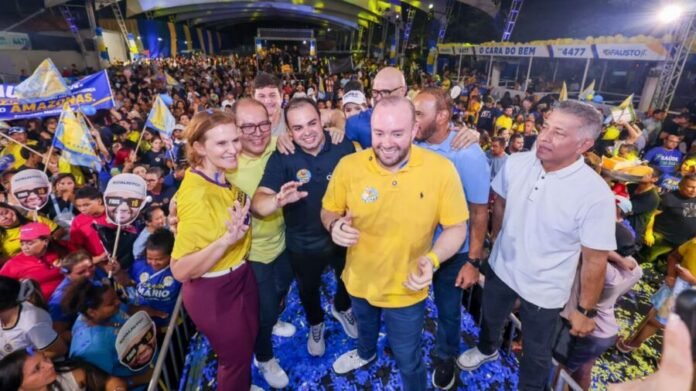 Roberto Cidade participa de ato que confirma Fausto Júnior na disputa à reeleição para deputado federal Roberto Cidade participa de ato que confirma Fausto Júnior na disputa à reeleição para deputado federal