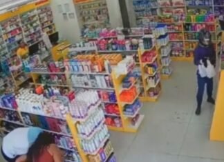 Casal é filmado furtando produtos de drogaria na avenida Camapuã em Manaus