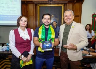 Capitão Alberto Neto critica “manicômio tributário” e cobra apoio a empresários em reunião da ACA