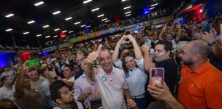 Omar Aziz recebe o apoio do senador reeleito Plínio Valério, que destaca experiência e capacidade